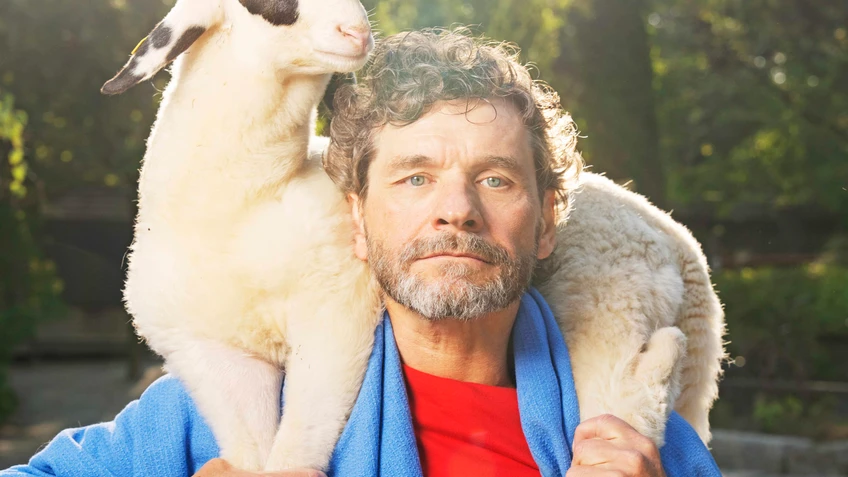 Portraitfoto von Martin Puntigam für das Programm >Der heilige Puntigam<. 