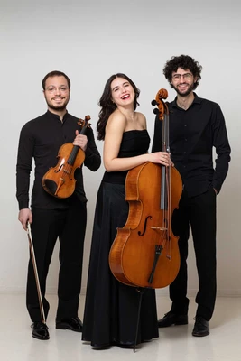 Trio Sheliak