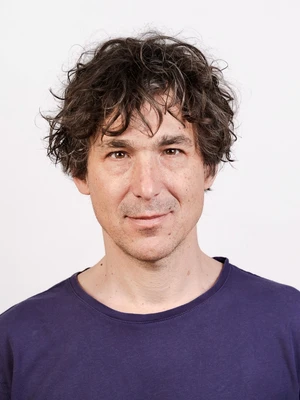 Portraitfoto Florian Kmet 