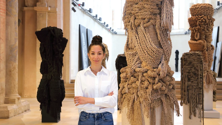 Ausstellungsansicht Soli Kiani in der Dominikanerkirche Krems