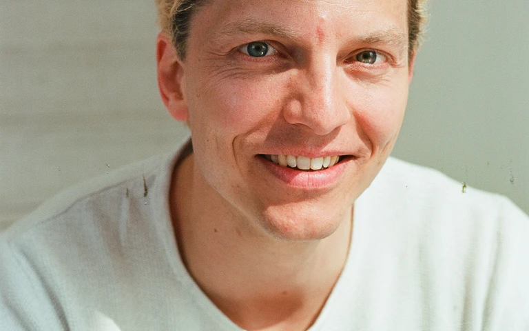 Portraitfoto Robin Krakowski