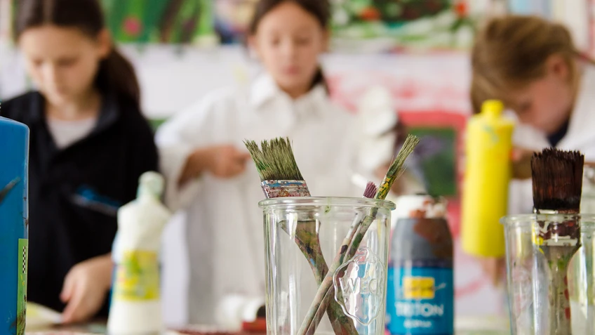 Mallabor Kids
Kreatives Arbeiten im Kunstatelier