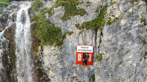 Künstlerische Intervention von Steinbrener/Dempf & Huber auf dem Berg