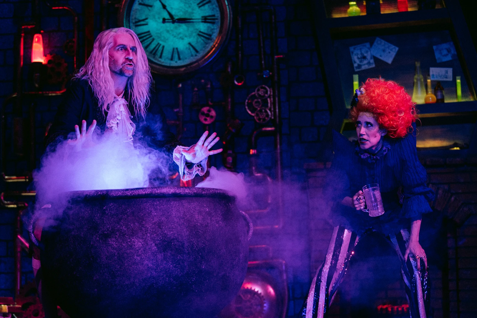 Der satanarchäolügenialkohöllische Wunschpunsch Sven Kaschte, Michaela Kaspar c Philine Hofmann (2).