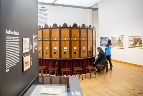 Der junge Hitler - Blick in den Ausstellungssaal Teil 1