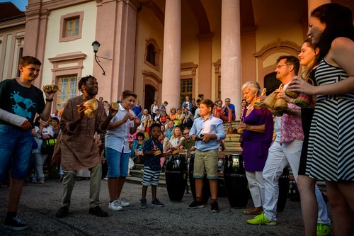 Glatt & Verkehrt 2018, Fr 20.07., Stift Göttweig, WERKSTATT-REPRISEN
Ein (Abschluss-) Abend mit allen ReferentInnen und TeilnehmerInnen der Musikwerkstatt.