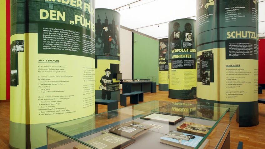 Ansicht der Ausstellung "Kinder des Krieges - Aufwachsen zwischen 1938 und 1955"