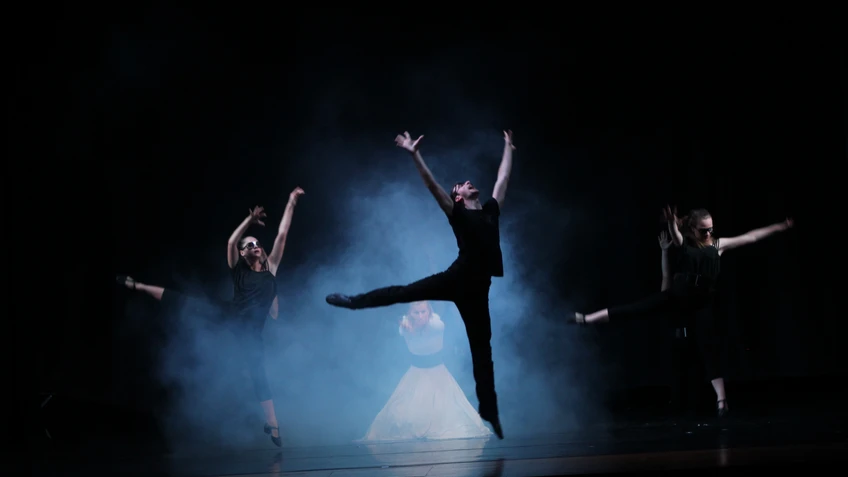 Tänzer auf der Bühne