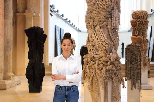 Exhibition view of Soli Kiani at the Dominican Church in Krems