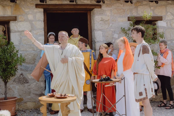 Römische Hochzeit vor dem Haus des Lucius 