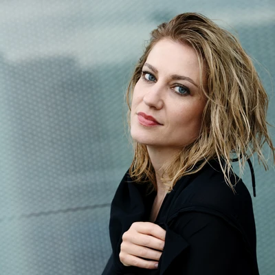 Portraitfoto Julienne Pfeil