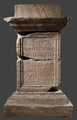 Kaiserkonferenzaltar, Steinaltar mit Inschrift