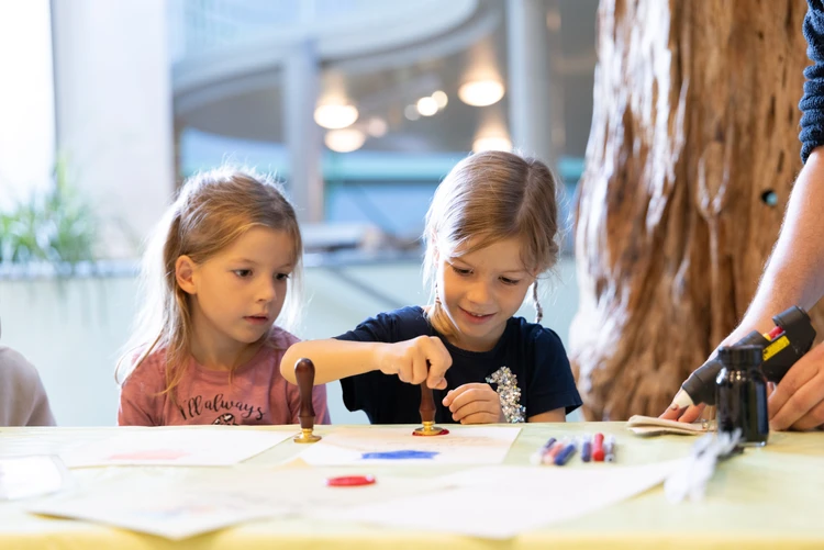 Familien- und Kulturvermittlungsangebote im Museum Niederösterreich.
