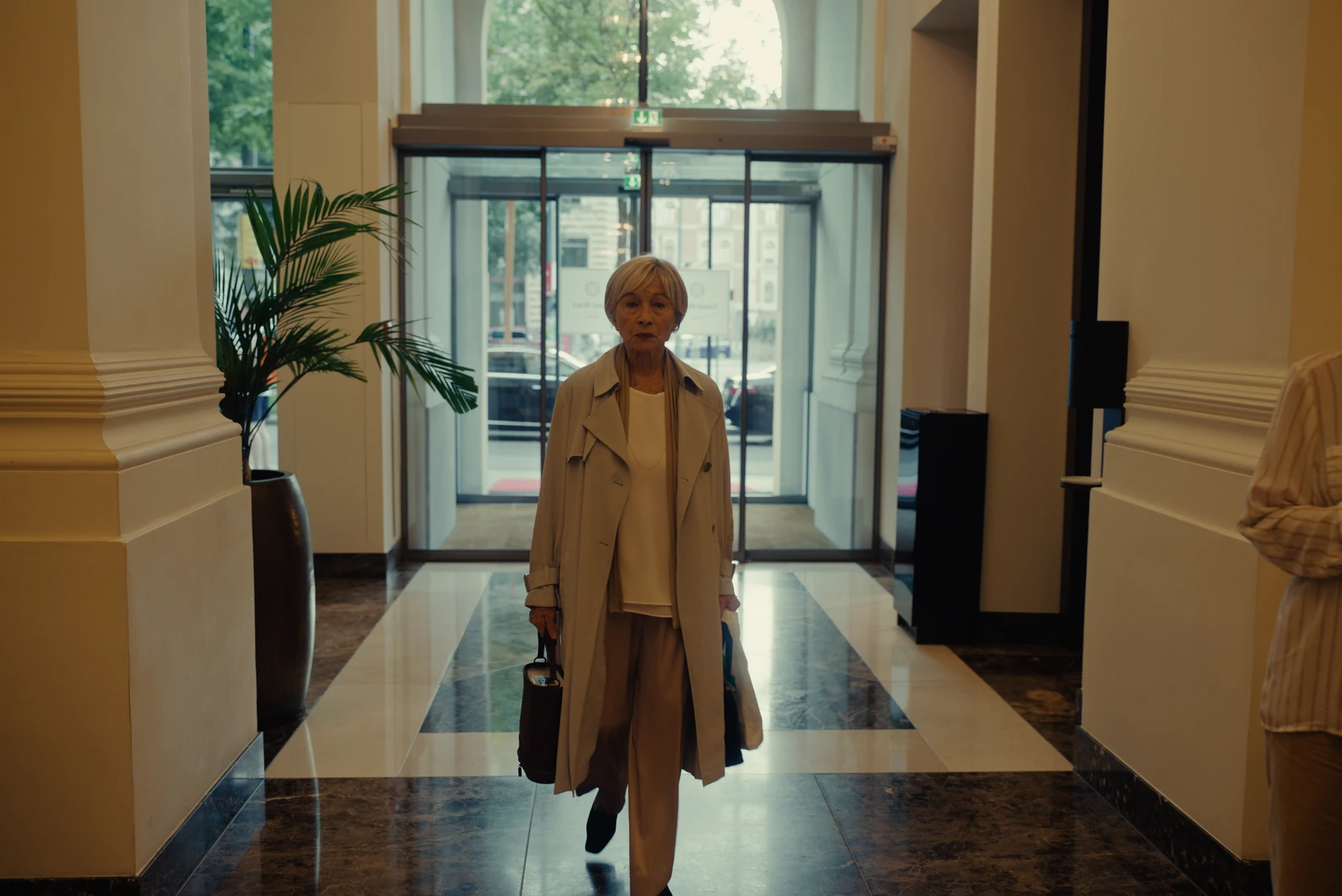 80 Plus_Filmladen2.jpg