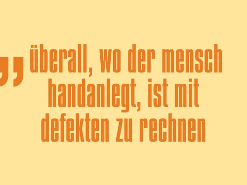 Grafik mit Zitat aus DER MUND WENN ER KIPPT IST EIN TEICH
