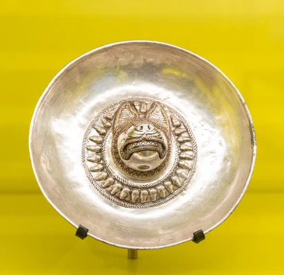 Tivissa Silver Treasure, Silver Bowl with a Dog's Head