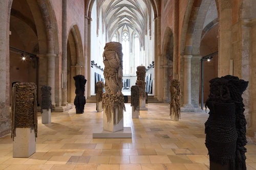 Exhibition view of Soli Kiani at the Dominican Church in Krems