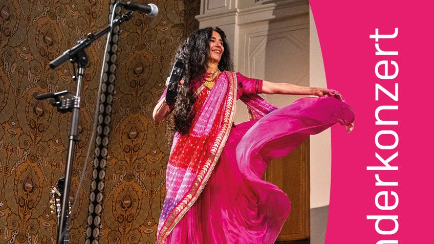 Timna Brauer tanzt auf der Bühne