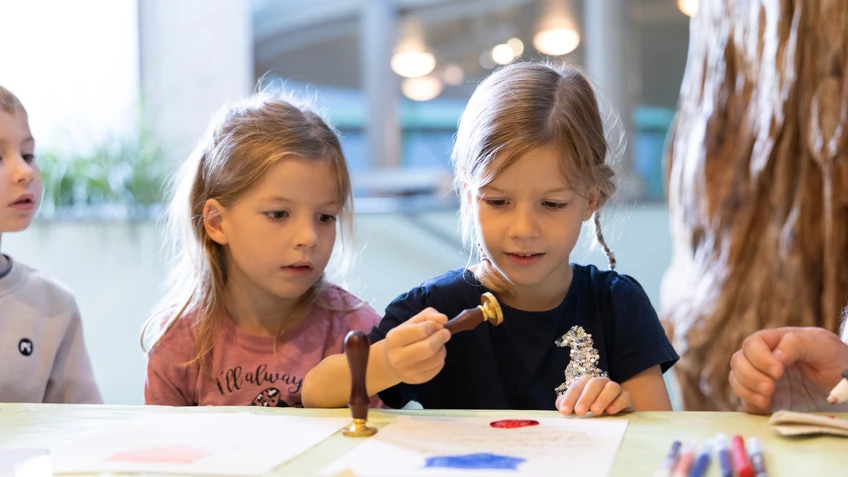 Familien- und Kulturvermittlungsangebote im Museum Niederösterreich.