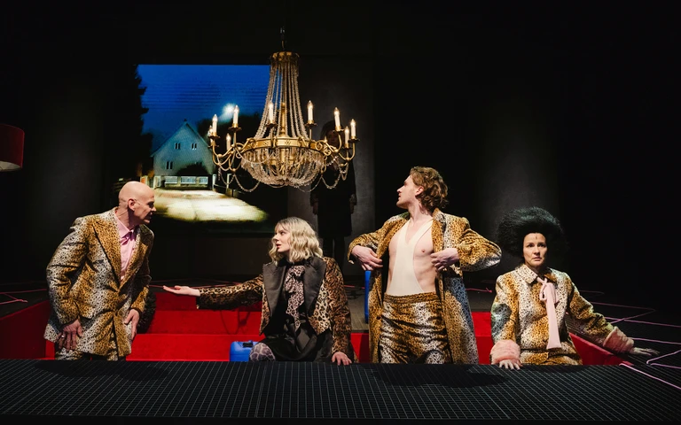 Biedermann und die Brandstifter, Dietmar König, Caroline Baas, Nikolay Sidorenko, Bettina Kerl