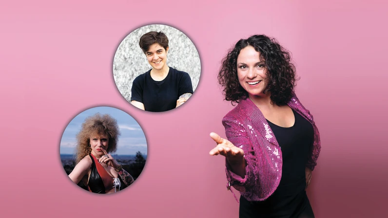 Vor rosa Hintergrund streckt Antonia Stabinger in glitzerndem pinken Blazer freundlich die Hand zur Kamera aus, während links daneben zwei runde Porträts weiterer Frauen eingeblendet sind – Marlene Engelhorn lächelnd mit kurzem Haar, Ankathie Koi im 80er‑Jahre‑Look mit voluminöser Frisur.