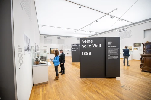 Der junge Hitler - Blick in den Ausstellungssaal Teil 2