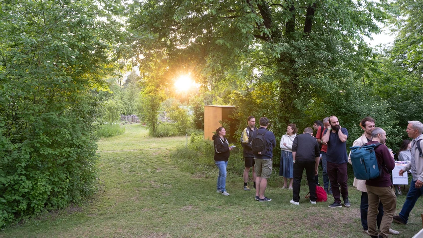 Gruppe von Menschen im Sonnenpark St. Pölten