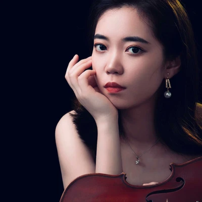 Yunyu Huang 