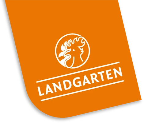 Logo featuring a vector graphic of a rooster and the text “Landgarten”