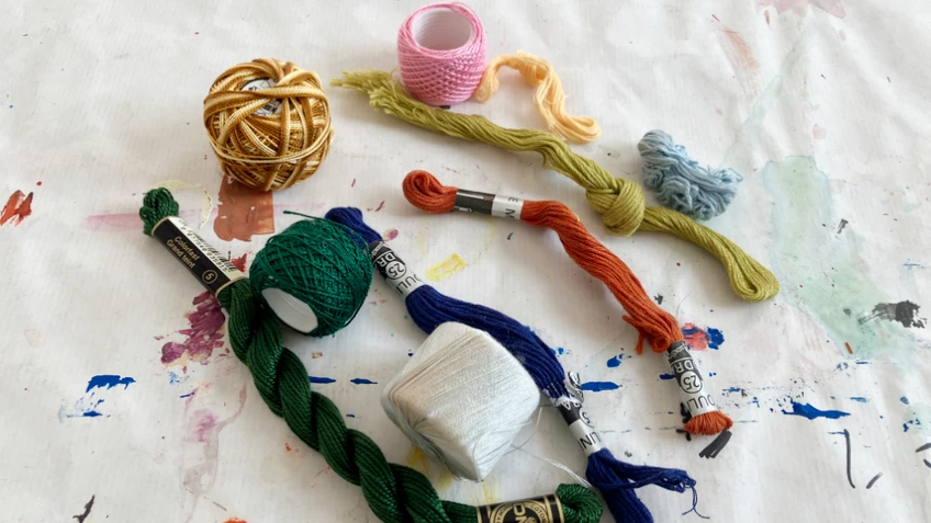 bunte Web- und Stickwolle