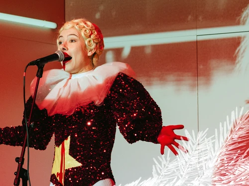 Adventkalendertür geschlossen 8