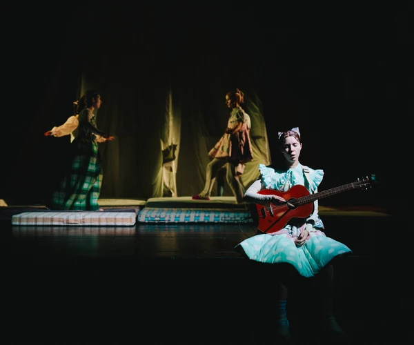 Szenenfoto Die größere Hoffnung, Laura Laufenberg,Bettina Kerl, Mira Lu Kovacs 