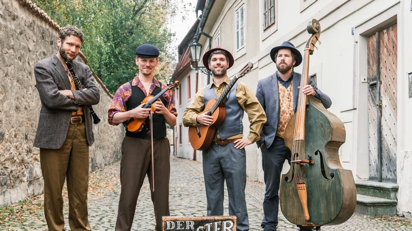 Vier Musiker von der Band "Der Šenster Gob"