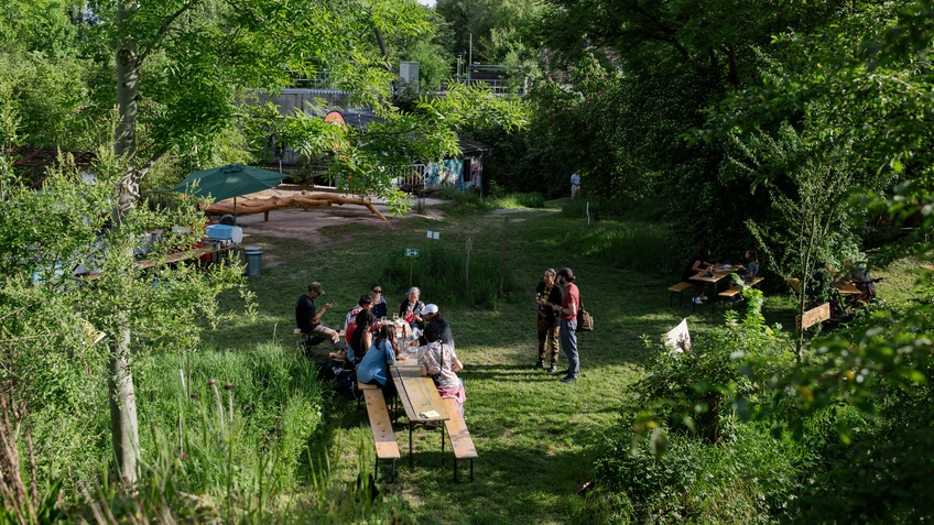 Gruppe von Menschen im Sonnenpark St. Pölten
