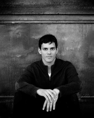 Portrait von Aaron Pilsan