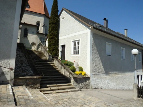 Die „Volksschule am Kirchenberg“ in Kirchberg an der Pielach