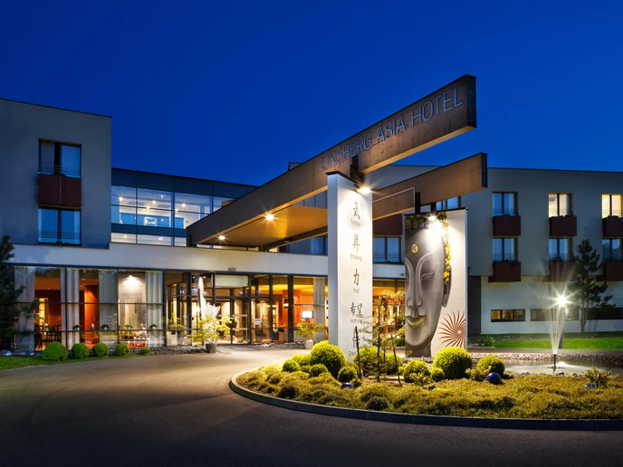 Hotel Linsberg Asia von außen